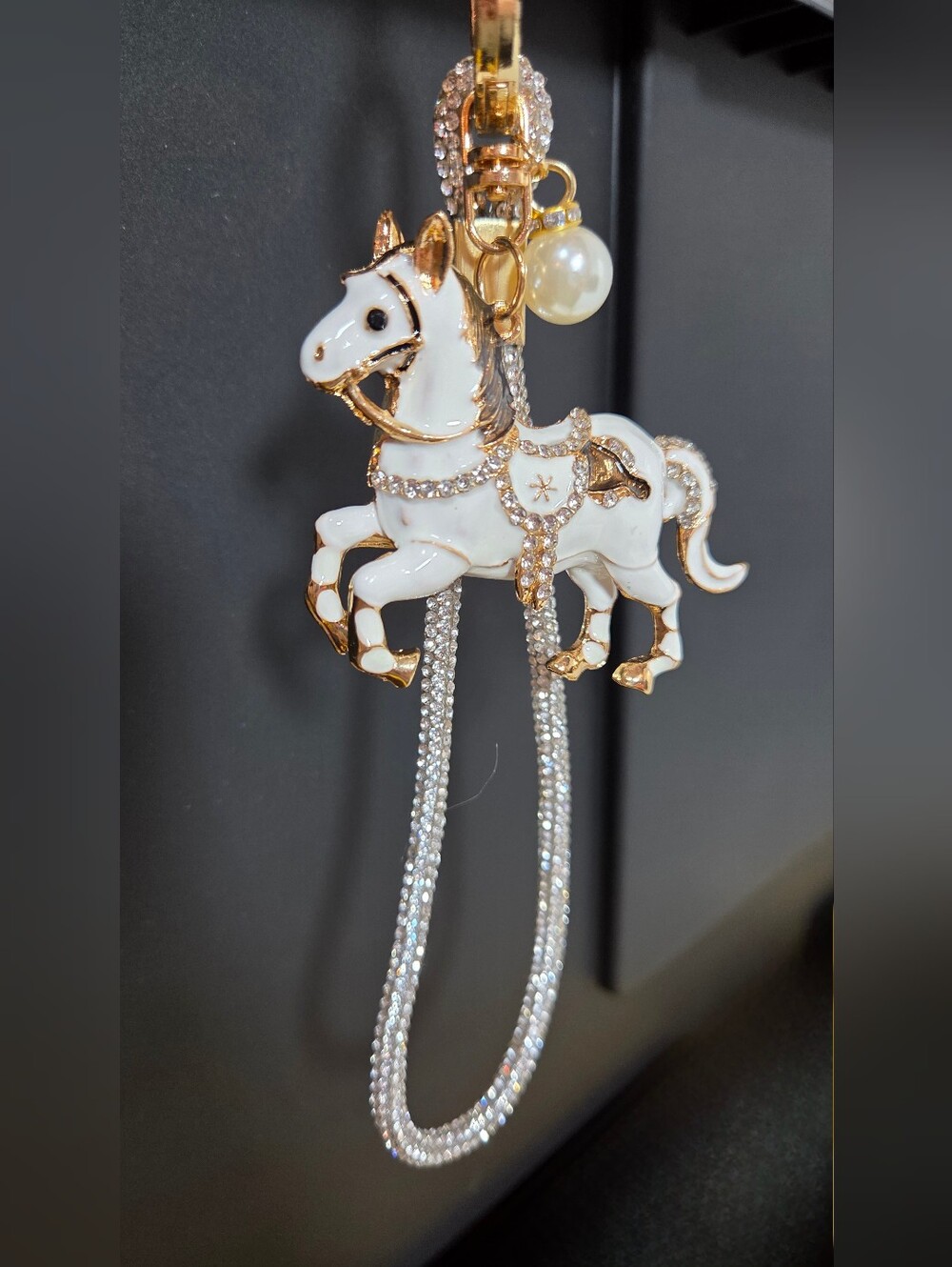 ✨ LUXURY REVOLVING CAROUSEL HORSE CRYSTAL BAG CHARM / KEYCHAIN (NWT) ✨
